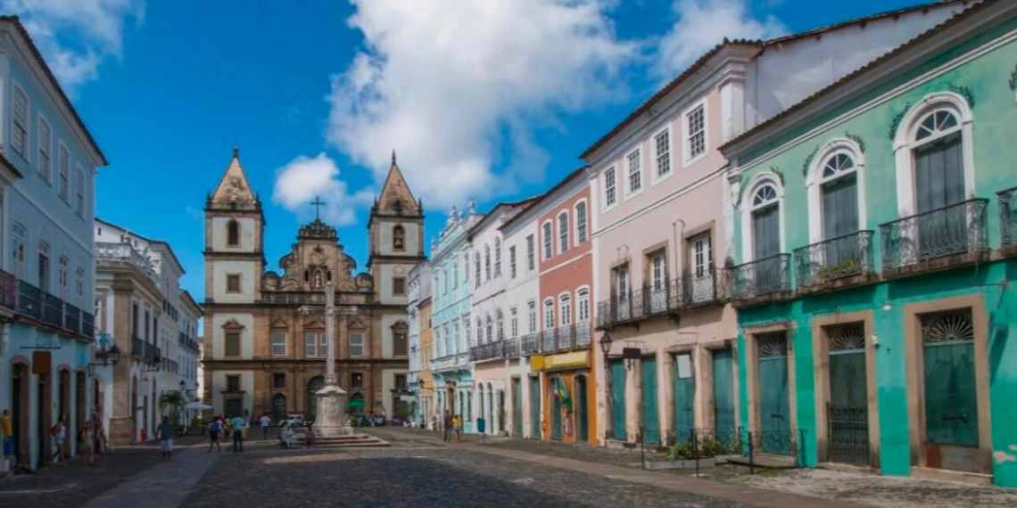 photo of a city street in Salvador, Brazil